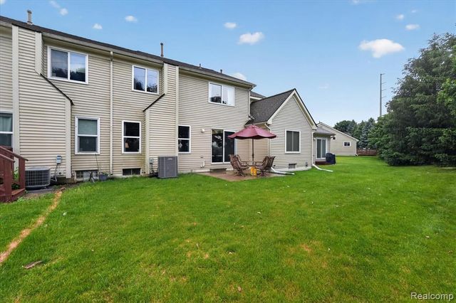 456 Lilly View Court, Howell, MI 48843