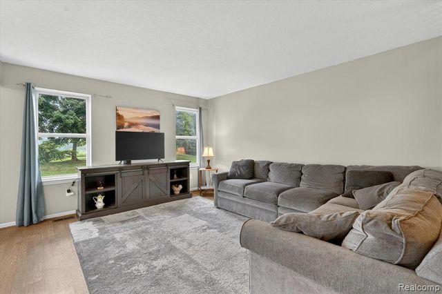 456 Lilly View Court, Howell, MI 48843