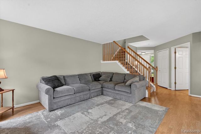 456 Lilly View Court, Howell, MI 48843