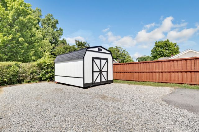 308 Walnut St, Springfield, TN 37172