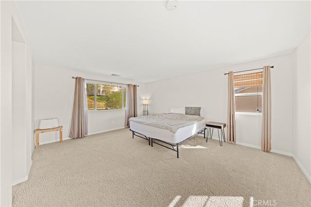 687 E Lemon Swirl, Azusa, CA 91702