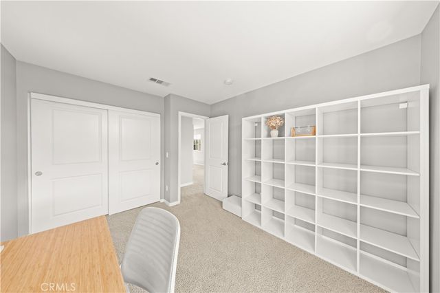 687 E Lemon Swirl, Azusa, CA 91702