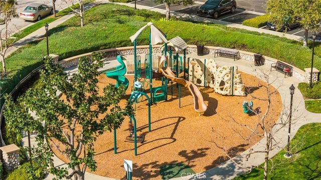 687 E Lemon Swirl, Azusa, CA 91702