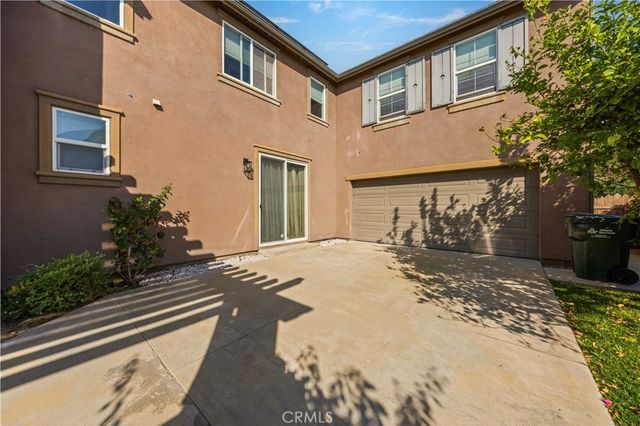 687 E Lemon Swirl, Azusa, CA 91702