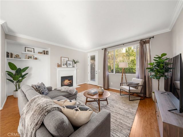 687 E Lemon Swirl, Azusa, CA 91702