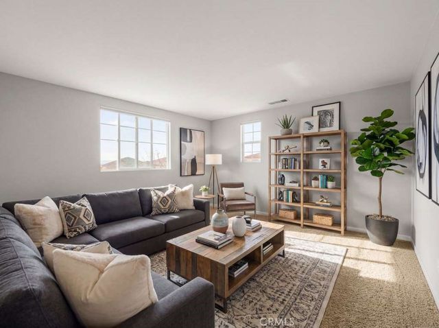 687 E Lemon Swirl, Azusa, CA 91702