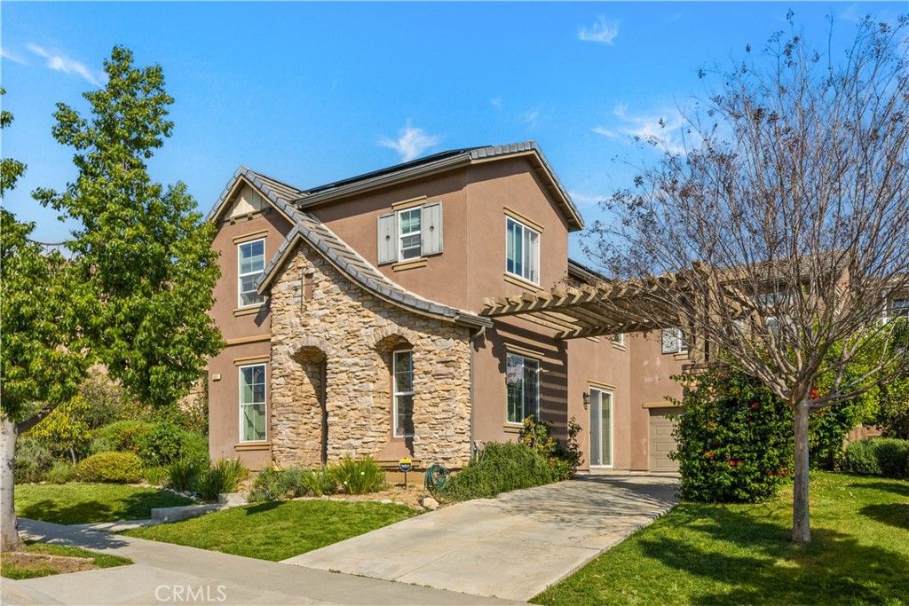 687 E Lemon Swirl, Azusa, CA 91702