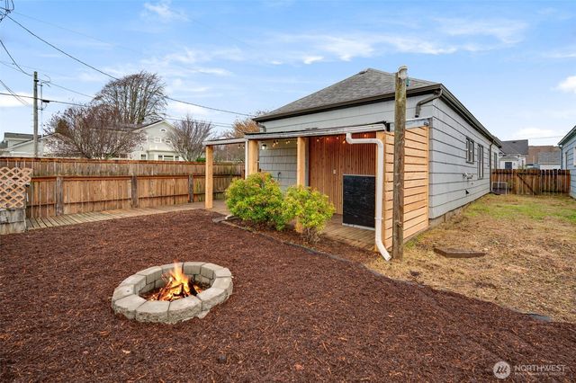 402 L Street, Hoquiam, WA 98550