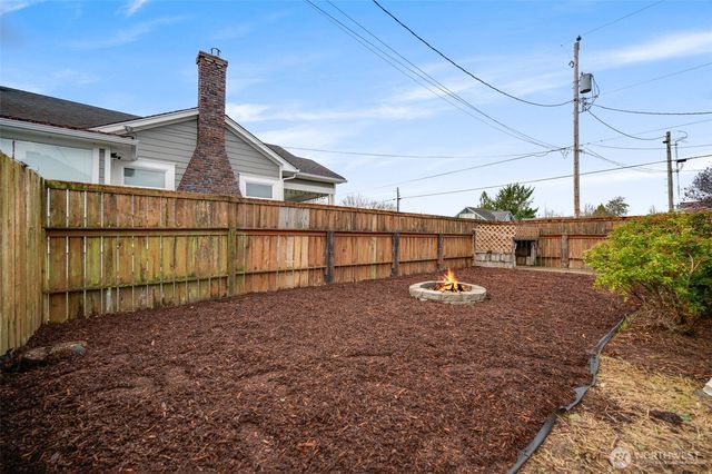 402 L Street, Hoquiam, WA 98550