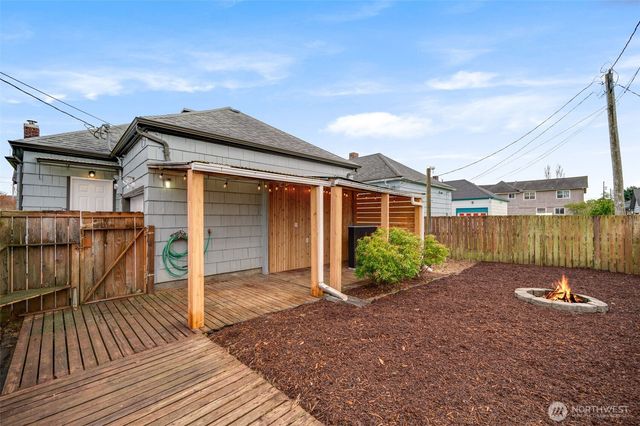 402 L Street, Hoquiam, WA 98550