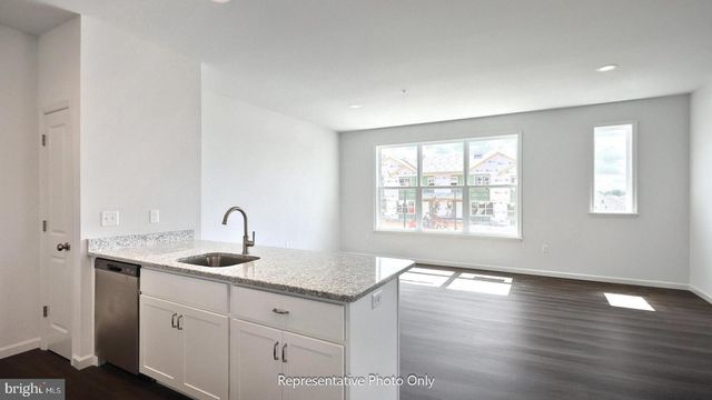 22 N CONIFER DR, Elizabethtown, PA 17022