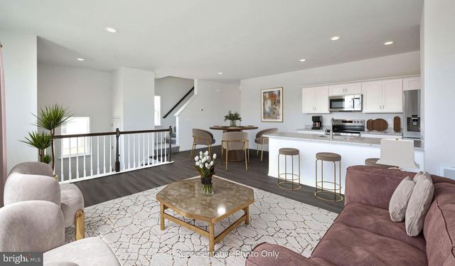 22 N CONIFER DR, Elizabethtown, PA 17022