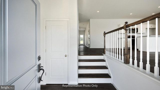 22 N CONIFER DR, Elizabethtown, PA 17022