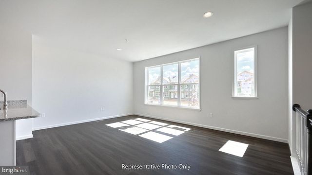 22 N CONIFER DR, Elizabethtown, PA 17022