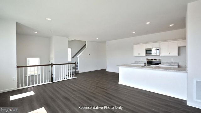 22 N CONIFER DR, Elizabethtown, PA 17022