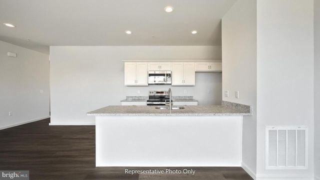 22 N CONIFER DR, Elizabethtown, PA 17022