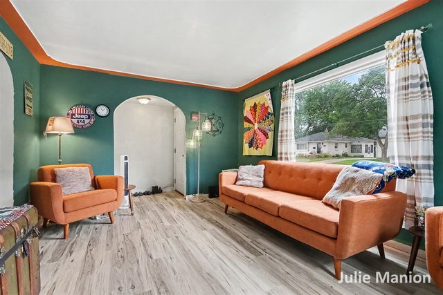 1829 Delwood Avenue, Wyoming, MI 49509