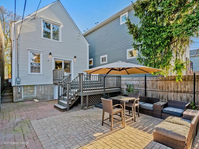 1910 W George Street, Chicago, IL 60657