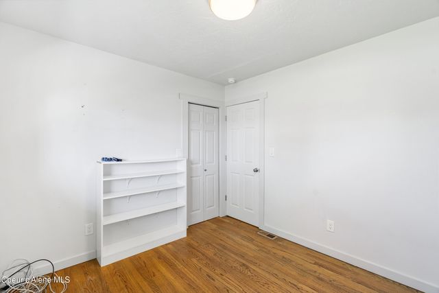 7040 N 15th ST, Dalton Gardens, ID 83815