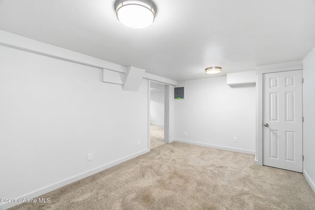 7040 N 15th ST, Dalton Gardens, ID 83815