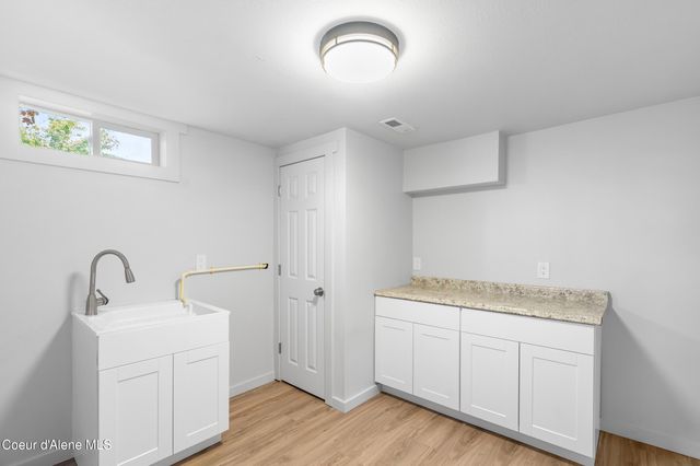 7040 N 15th ST, Dalton Gardens, ID 83815