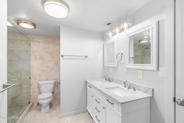 7040 N 15th ST, Dalton Gardens, ID 83815
