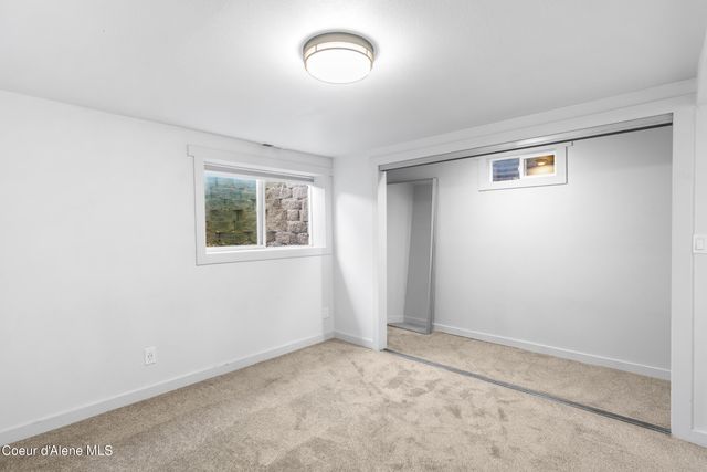 7040 N 15th ST, Dalton Gardens, ID 83815