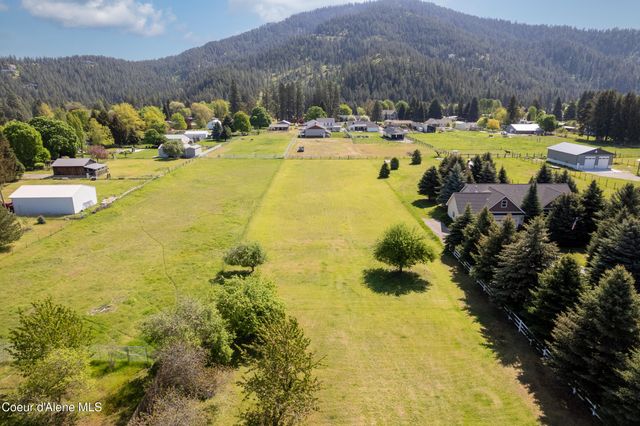 7040 N 15th ST, Dalton Gardens, ID 83815