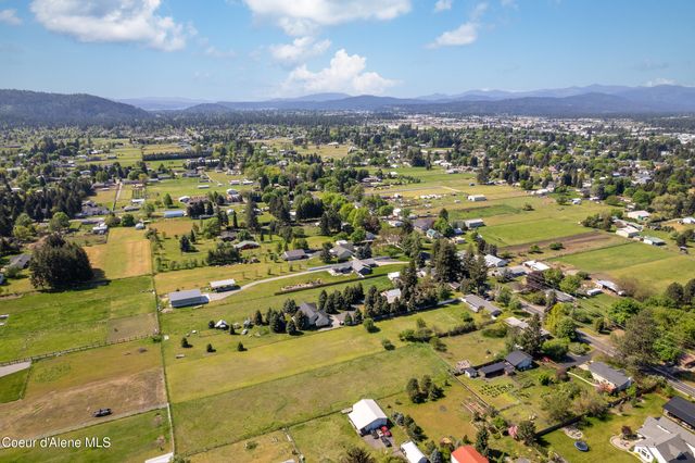 7040 N 15th ST, Dalton Gardens, ID 83815