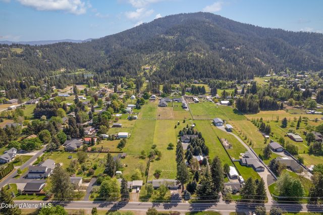 7040 N 15th ST, Dalton Gardens, ID 83815