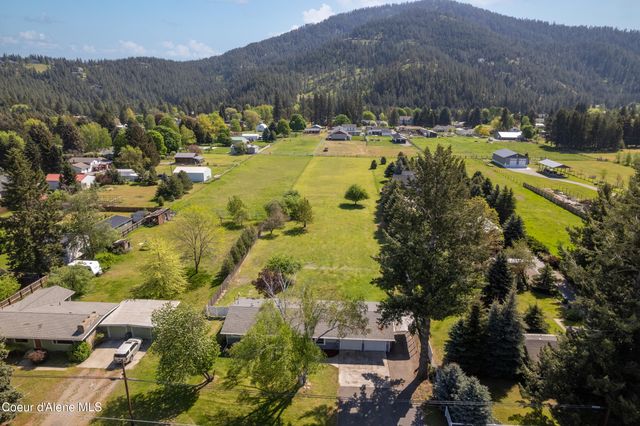 7040 N 15th ST, Dalton Gardens, ID 83815