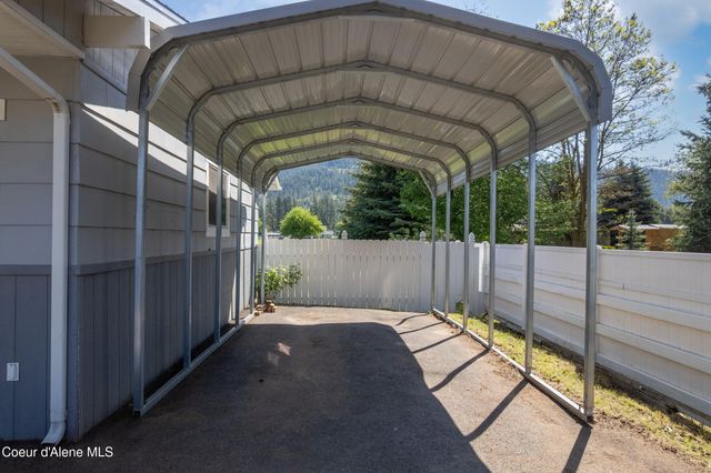 7040 N 15th ST, Dalton Gardens, ID 83815