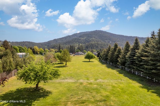 7040 N 15th ST, Dalton Gardens, ID 83815