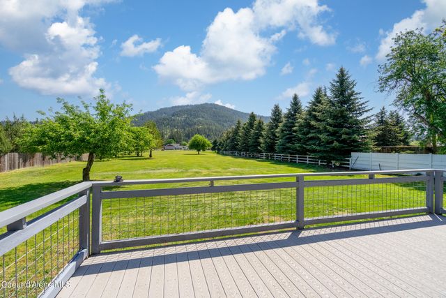 7040 N 15th ST, Dalton Gardens, ID 83815