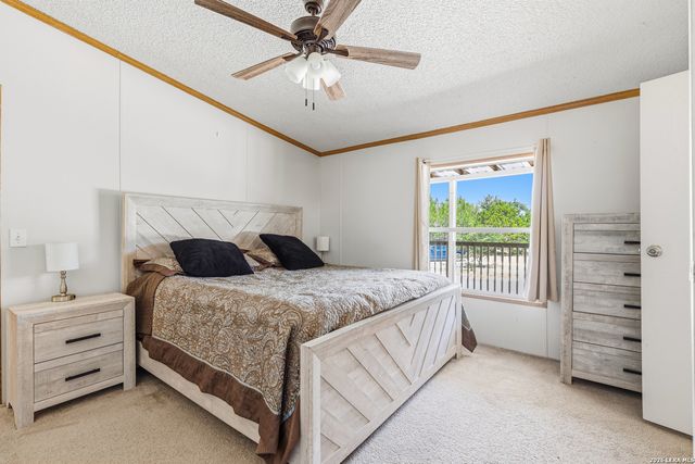 885 BRUSHY CREEK DR, Lakehills, TX 78063