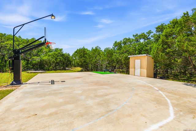885 BRUSHY CREEK DR, Lakehills, TX 78063