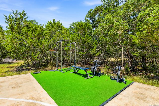 885 BRUSHY CREEK DR, Lakehills, TX 78063