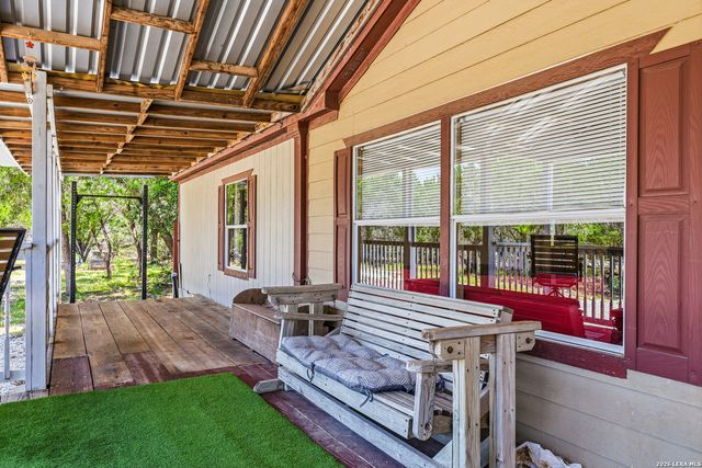 885 BRUSHY CREEK DR, Lakehills, TX 78063
