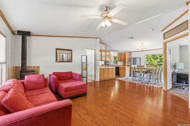 885 BRUSHY CREEK DR, Lakehills, TX 78063