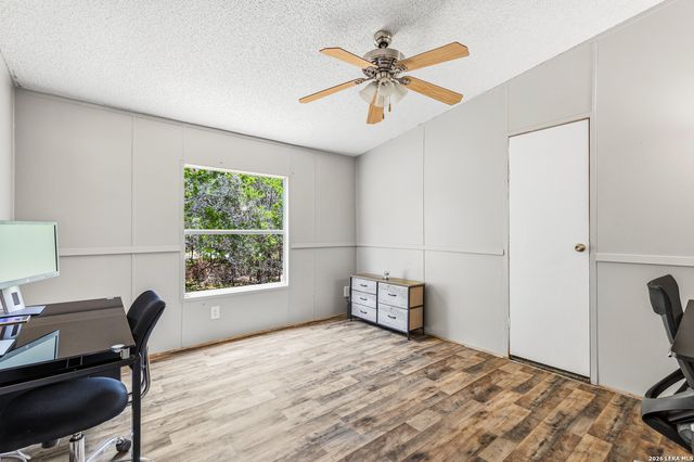 885 BRUSHY CREEK DR, Lakehills, TX 78063