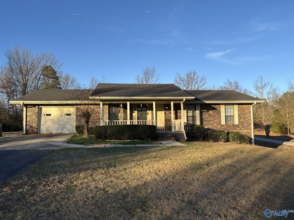 100 County Road 361, Trinity, AL 35673