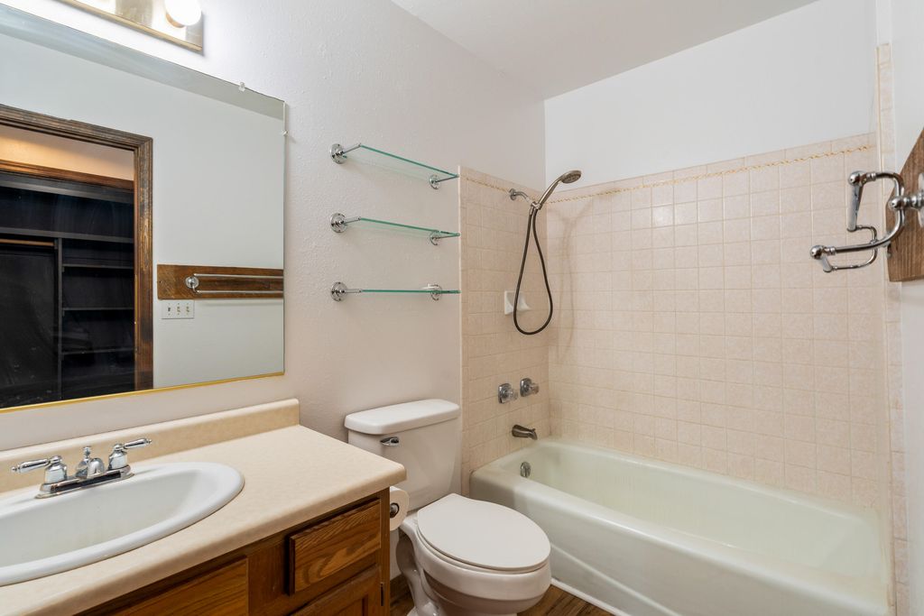 Image 15 of property listing at 504 Elk Trail, Jemez Springs, NM 87025