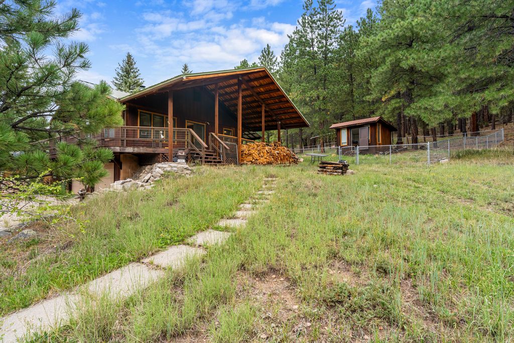 Image 2 of property listing at 504 Elk Trail, Jemez Springs, NM 87025