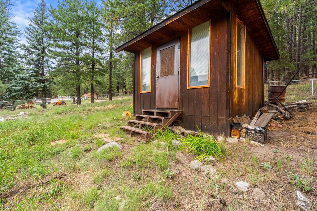 Image 30 of property listing at 504 Elk Trail, Jemez Springs, NM 87025