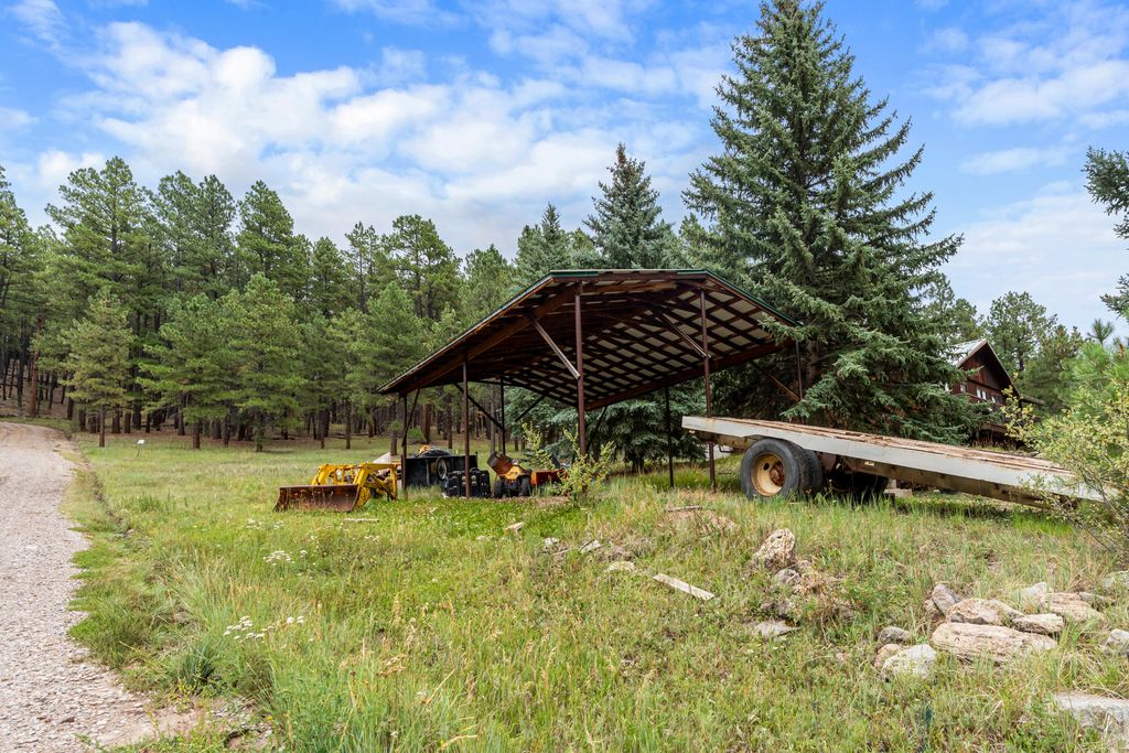 Image 53 of property listing at 504 Elk Trail, Jemez Springs, NM 87025