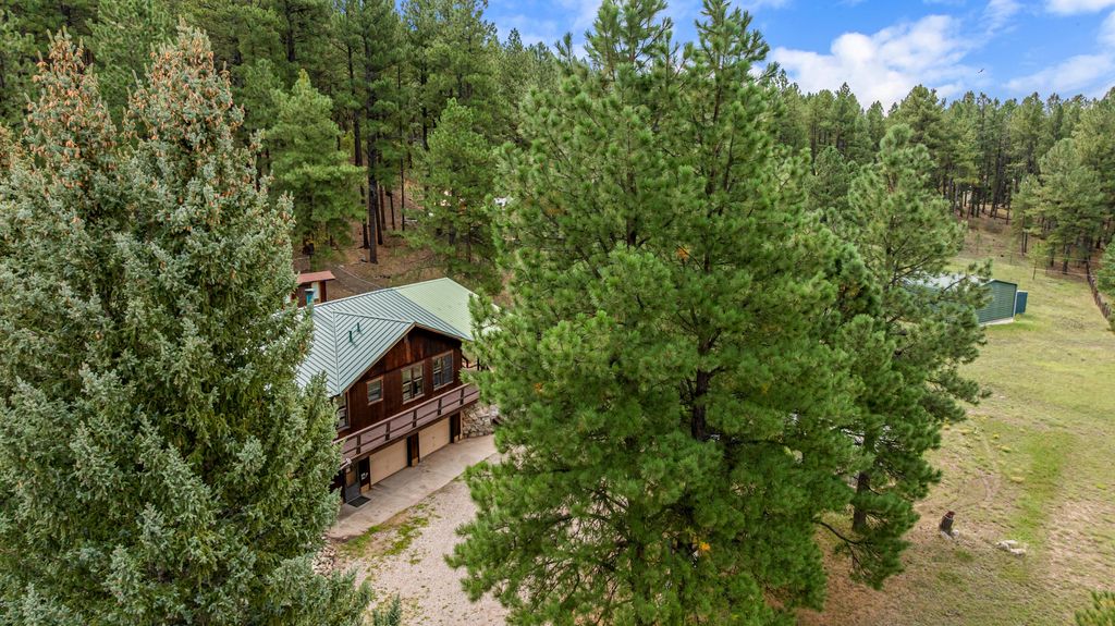 Image 56 of property listing at 504 Elk Trail, Jemez Springs, NM 87025