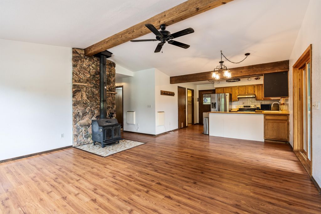 Image 7 of property listing at 504 Elk Trail, Jemez Springs, NM 87025