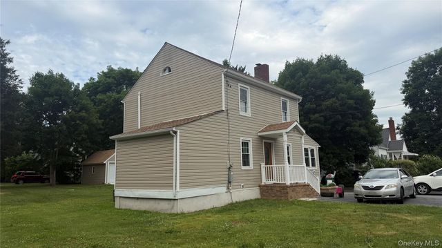 17 Degarmo Road, Poughkeepsie, NY 12603