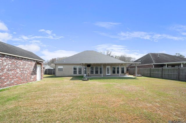 43092 Sycamore Bend Ave, Gonzales, LA 70737