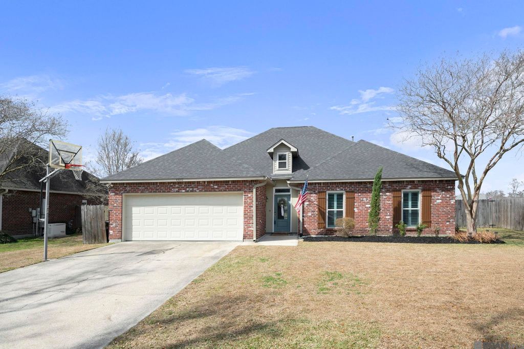 43092 Sycamore Bend Ave, Gonzales, LA 70737